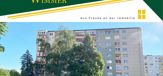 Helle 4-Zimmer-Wohnung mit verglaster Loggia im obersten Geschoss