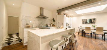 3 bed flat for sale