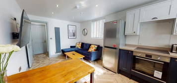 3 bedroom flat to rent