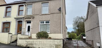 4 bed semi-detached house for sale