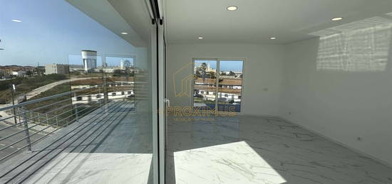 Apartamento T1 novo c/ parqueamento - Gala