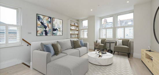 Flat for sale in Willow Vale, London W12