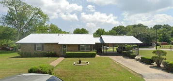 1310 Garrett St, Brenham, TX 77833