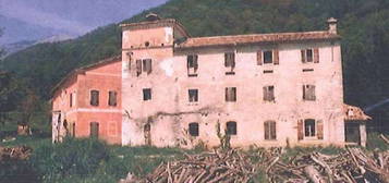 Casale/cascina in vendita in via degli Alpini s.n.c