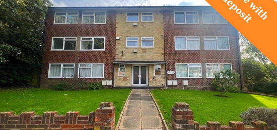 Flat to rent in Radstock Road, Woolston, Southampton, Hampshire SO19