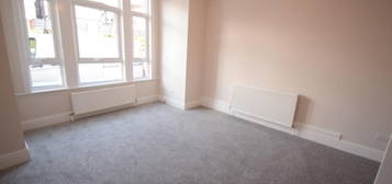 2 bed flat to rent