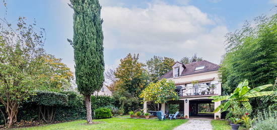 Maison de charme vue Seine au coeur d'une île privée