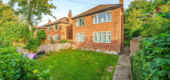 Maisonette for sale in Woodlands Avenue, West Byfleet KT14