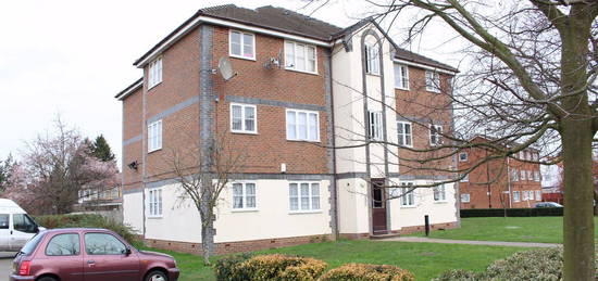 Flat to rent in Keats Close, Scotland Green Road, Enfield, Middlesex EN3