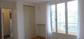 Studio  à louer, 1 pièce, 26 m², Étage 3/4