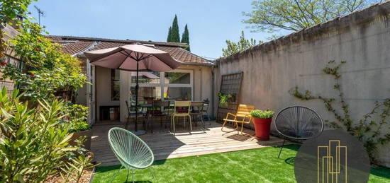 Maison de village avec jardin : Fleurieu sur Saône limite Neuville