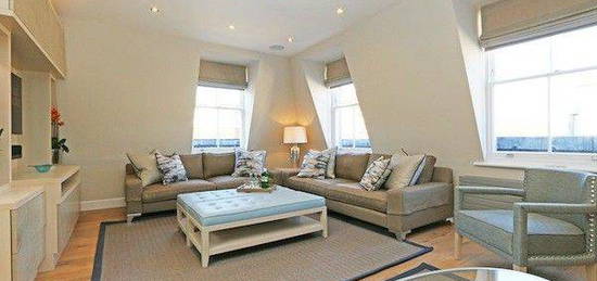 Flat to rent in Ennismore Gardens, London SW7