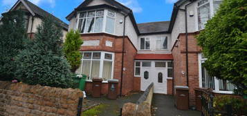 6 bedroom detached house