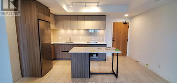 210 - 7950 BATHURST STREET, Vaughan (Beverley Glen), Ontario 