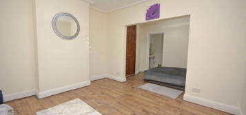 Studio to rent in Whitchurch Lane, Canons Park, Edgware HA8