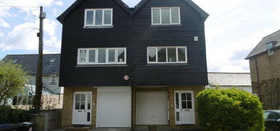 3 bedroom semi-detached house