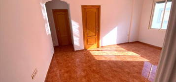 Chalet adosado en venta en calle Águila s/n