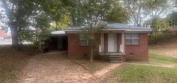 407 Pine St, Philadelphia, MS 39350