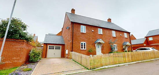 3 bedroom semi-detached house for sale