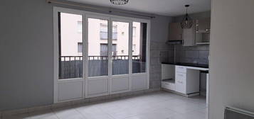 Appartement  à louer, 3 pièces, 2 chambres, 45 m²