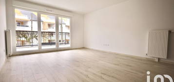 Appartement  à louer, 4 pièces, 3 chambres, 74 m²