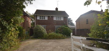 3 bed detached house for sale