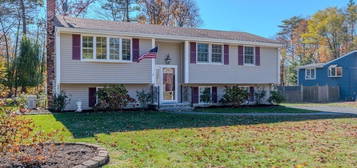 121 Elderberry Cir, Abington, MA 02351