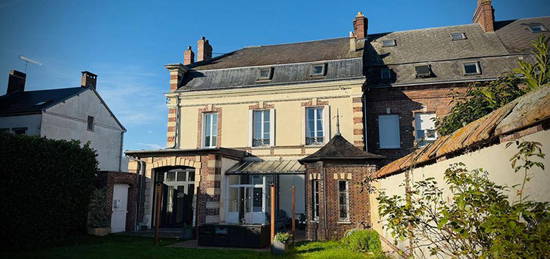 Mesnils-sur-Iton (27240 Damville) - Maison Bourgeoise sur 2 étages, 6 chambres, sous-sol, jardin, 319 000