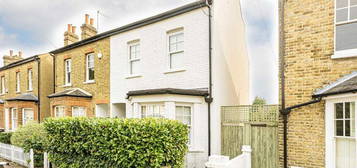 2 bedroom semi-detached house to rent