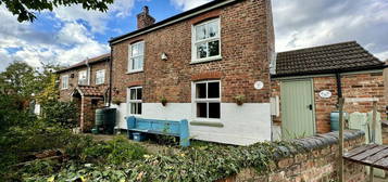 2 bedroom detached house