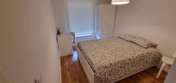 464311 - Quarto 4, com cama de casal, com wc...