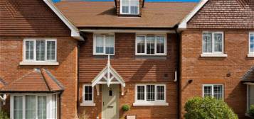 Terraced house to rent in Grove Close, Wrecclesham, Farnham, Surrey GU10