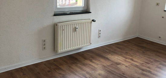 Helle 4ZKB Wohnung mit Balkon und Stellplatz