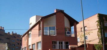 Chalet en calle Angel Cavero, Piovera - Conde Orgaz, Madrid