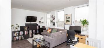 Flat for sale in King Street, Watford, Hertfordshire WD18