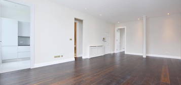 Flat to rent in Sutherland Avenue, Maida Vale W9