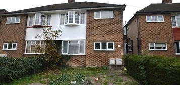 Maisonette for sale in Bramley Close, Whitton, Twickenham TW2