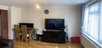 Terraced house to rent in Northolt, Middlesex UB5