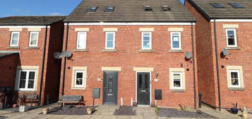 3 bed town house for sale