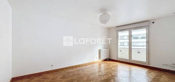 Appartement  à louer, 3 pièces, 2 chambres, 76 m²