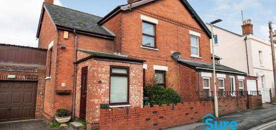 3 bedroom semi-detached house to rent