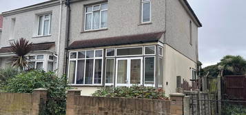 Property for sale in Lincoln Road, Erith DA8