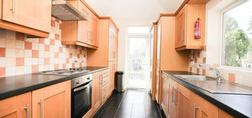 6 bedroom maisonette to rent