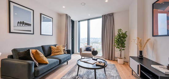 Flat to rent in Pinnacle Tower, Lewisham, London SE13