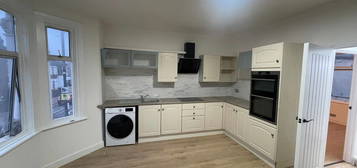 2 bed flat to rent