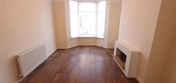 4 bed end terrace house to rent