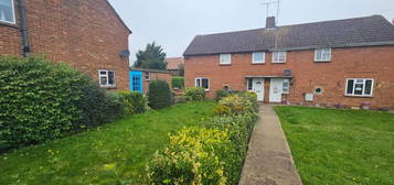 3 bed semi-detached house to rent