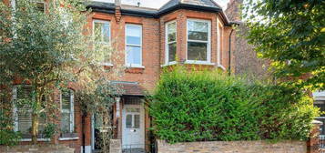 Terraced house to rent in Oxford Gardens, London W10