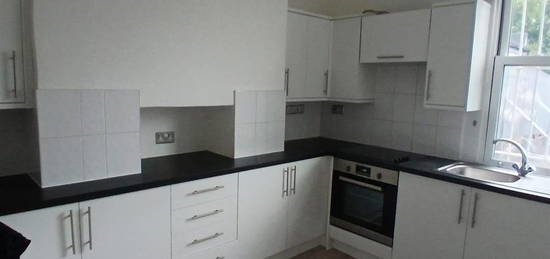 3 bed flat to rent