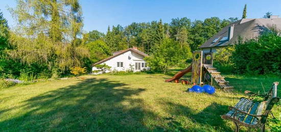 Großes Grundstück mit Haus in Top Ruhelage am Waldrand